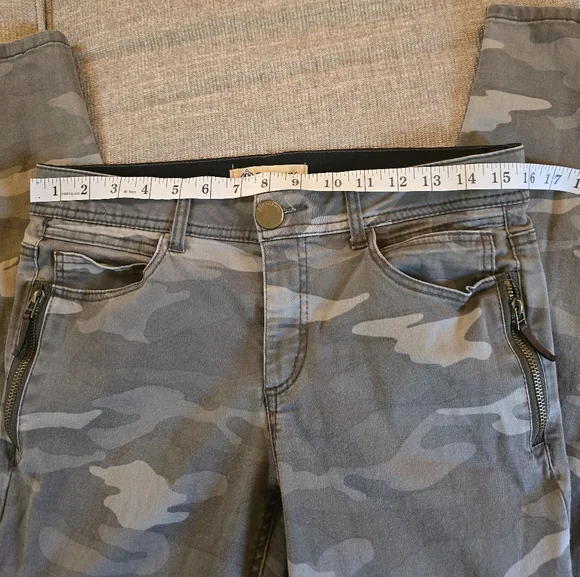 Camouflage Skinny Jeans - Picture 6 of 6